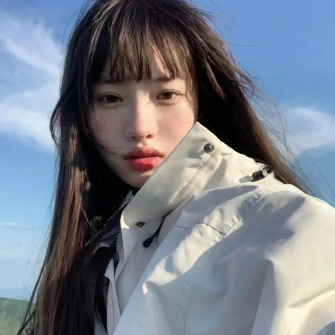 这个皇后不对劲